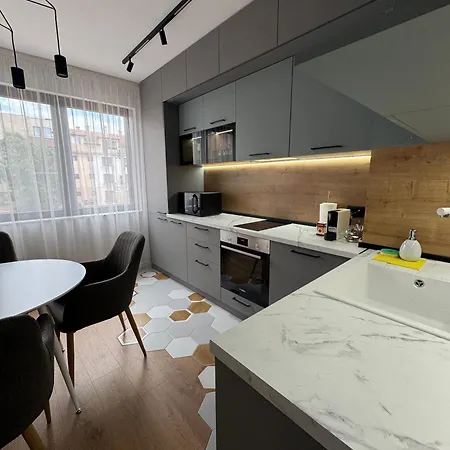 Free Private Garage Stylish Near Center * Varna