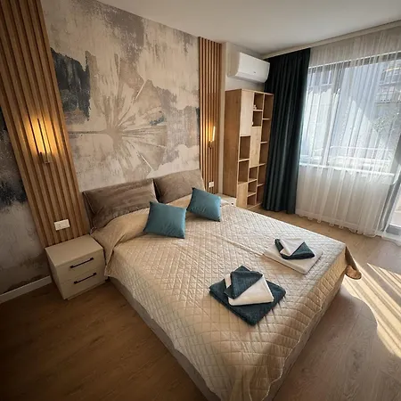 Apartment Free Private Garage Stylish Near Center Warna