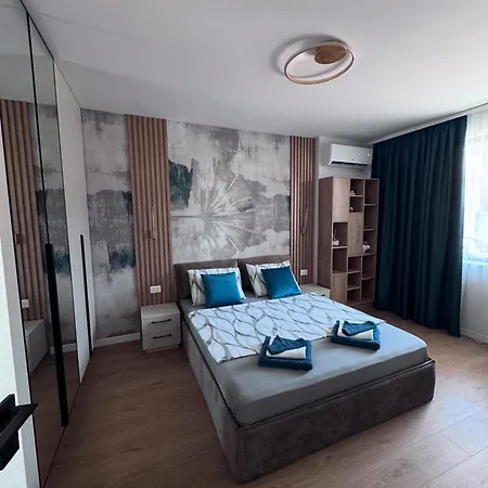 Free Private Garage Stylish Near Center