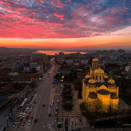 Free Private Garage Stylish Near Center Apartamento Varna