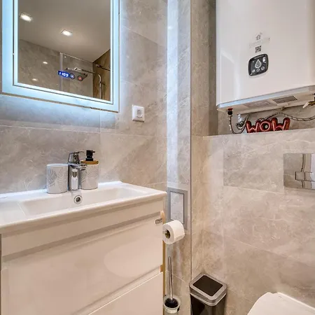 Desire Luxury With Private Garage In Lägenhet *