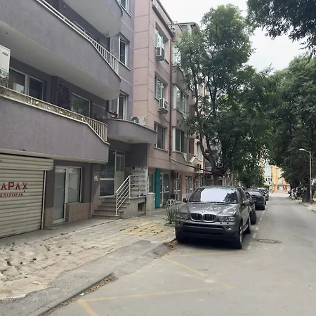 Desire Luxury With Private Garage In Apartment *
